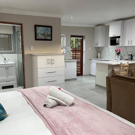 Luneburgh Cottages Ист-Лондон Экстерьер фото