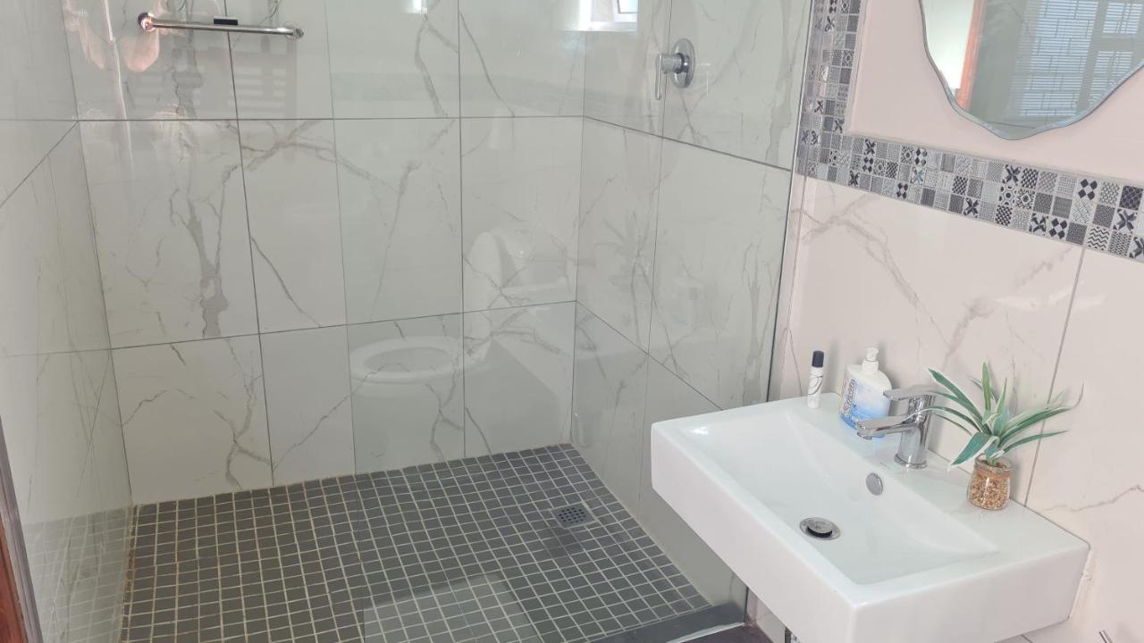 Luneburgh Cottages Ист-Лондон Экстерьер фото